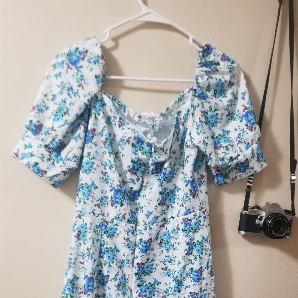 Dress - Picture 2 of 4
